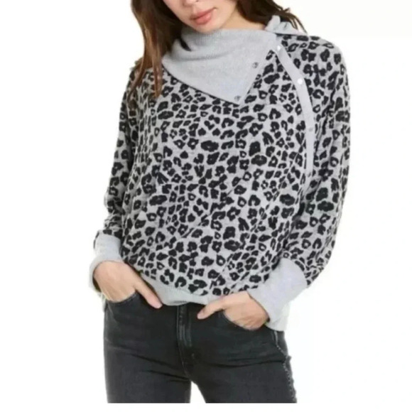 VINCE CAMUTO LEOPARD PATTERN TOP XL - Picture 1 of 3